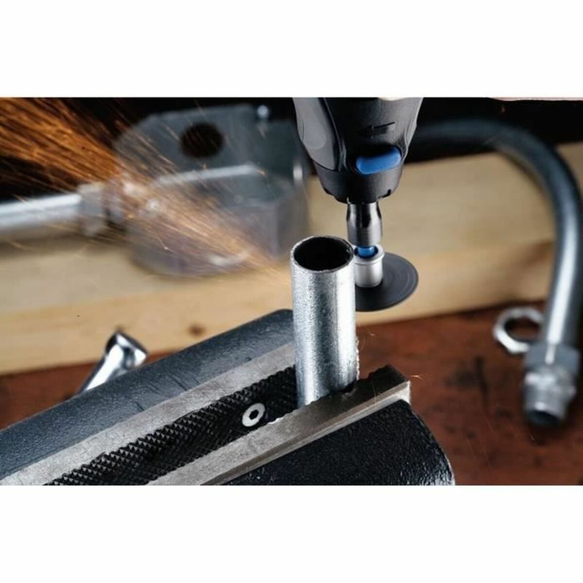 V7H8695D87170C868497B413376220701B4R3663734P4